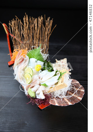 Sashimi of squid 47146832