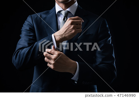 Businessman wearing a suit 47146990