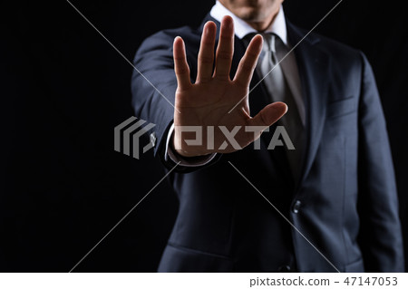 Businessman to palm out Businessman to palm out 47147053