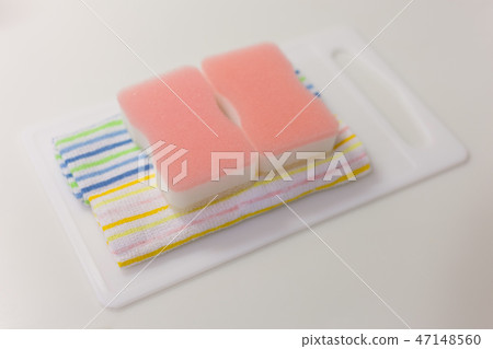 Kitchen tool sponge and cutting board Kitchen tool sponge and cutting board 47148560
