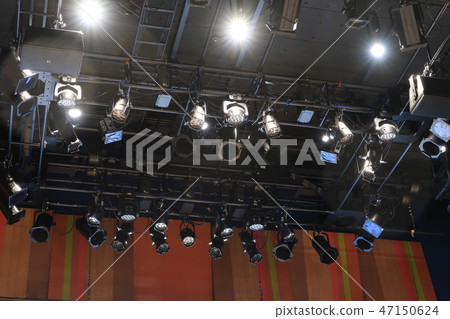 Lighting equipment installed on the ceiling of the stage 47150624