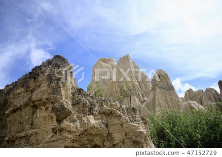 Valley of the Moon (Bolivia) 47152729