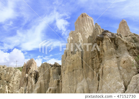 Valley of the Moon (Bolivia) 47152730