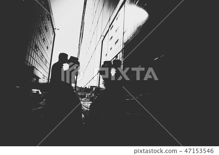 Wedding couple on backround mirror buildings Wedding couple on backround mirror buildings 47153546
