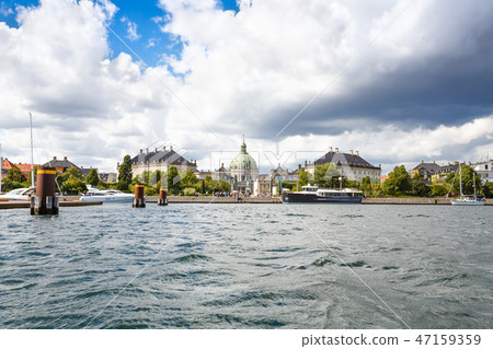 Amalienborg palace and Frederik's church 47159359