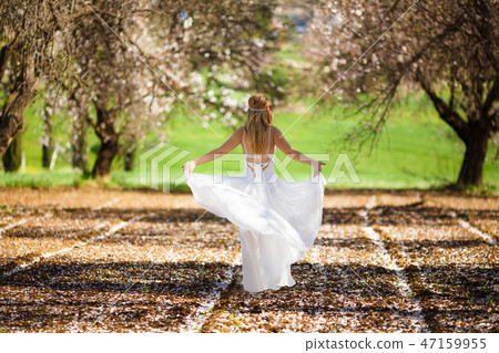 Romantic blonde woman Romantic blonde woman 47159955