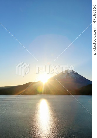 Japan's dawn Mt Fuji and the sun 47160650