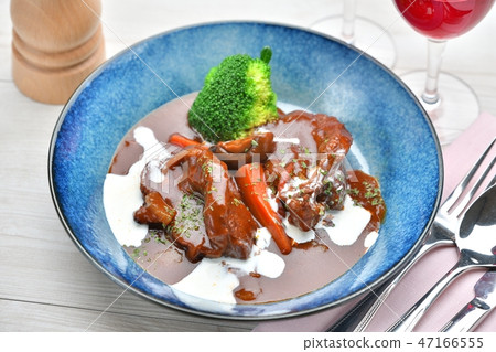 Western-style beef stew, stewed beef red wine + demiglace sauce, meat dishes, beef shank meat demiglace sauce simmered. Western-style beef stew, stewed beef red wine + demiglace sauce, meat dishes, beef shank meat demiglace sauce simmered. 47166555