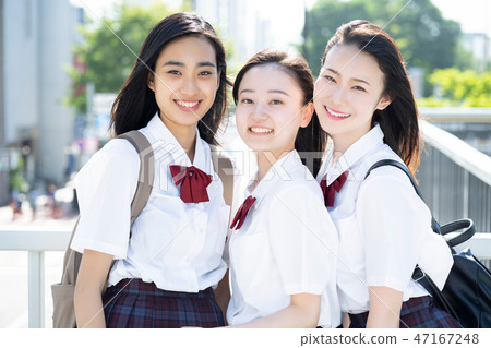 School girls high school portrait School girls high school portrait 47167248