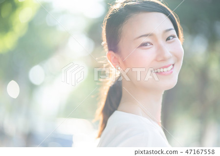 女性肖像 47167558