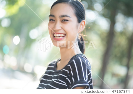 女性肖像 47167574