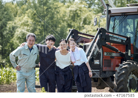 Man and woman farming tractor Man and woman farming tractor 47167585