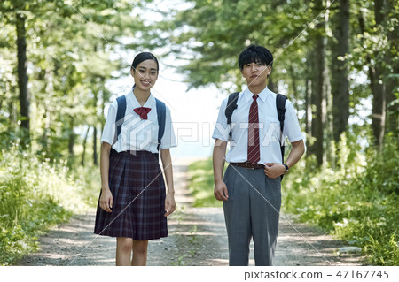 High school student couple going to school 47167745