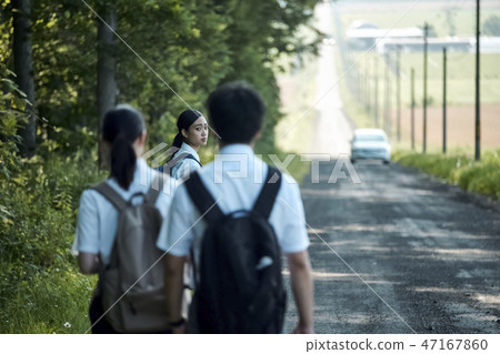 高中生上學 47167860