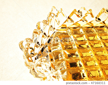 Honey Honey on a hexagonal glass plate 47168311