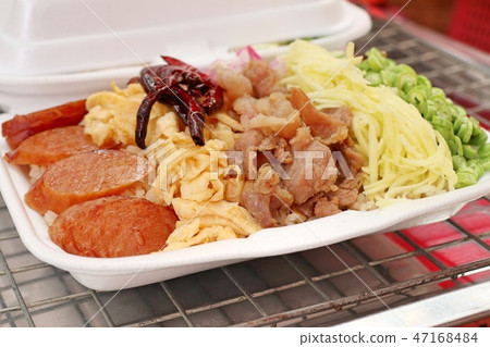 Shrimp fried rice in street food 47168484