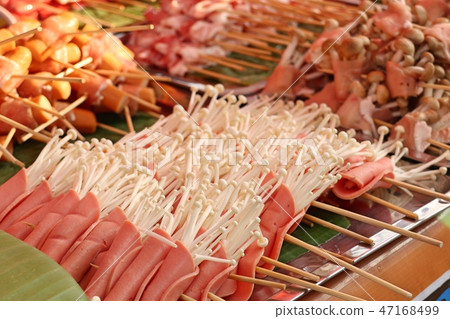 Bacon roll with mushroom 47168499