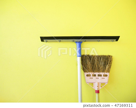 Floor squeegee rubber blade and sweeping broom Floor squeegee rubber blade and sweeping broom 47169311