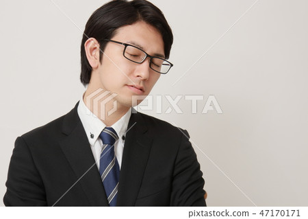 年輕聰明的商人 47170171