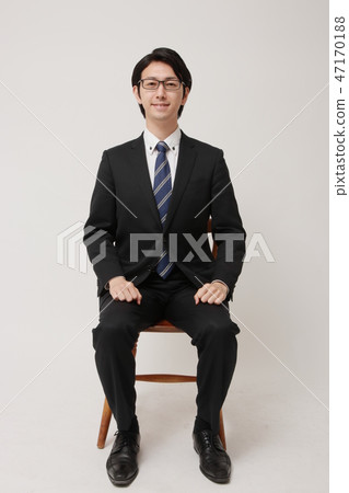 年輕聰明的商人 47170188