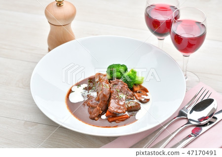 Western-style beef stew, stewed beef red wine + demiglace sauce, meat dishes, beef shank meat demiglace sauce simmered. Western-style beef stew, stewed beef red wine + demiglace sauce, meat dishes, beef shank meat demiglace sauce simmered. 47170491