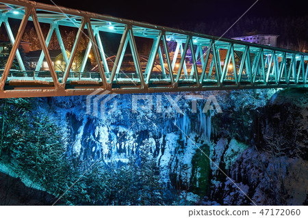 Winter white beard waterfall 47172060