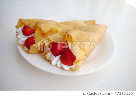 Strawberry crepe Strawberry crepe 47173130