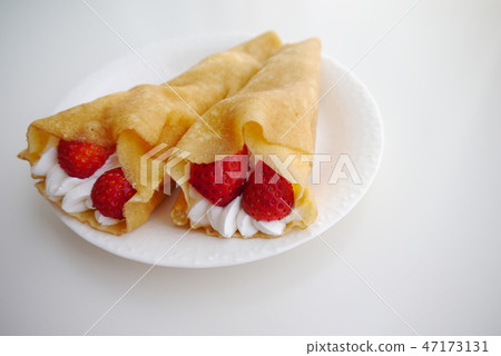 Strawberry crepe Strawberry crepe 47173131