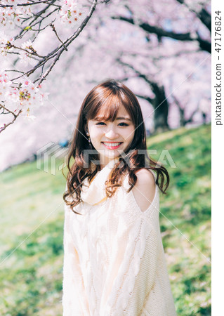 春天的美麗形象 47176824