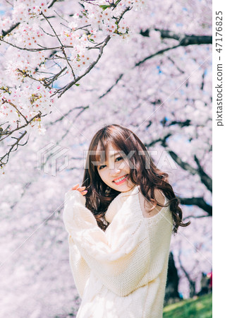 Spring beauty image 47176825