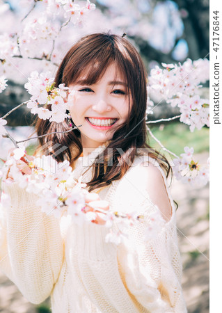 春天的美麗形象 春天的美麗形象 47176844