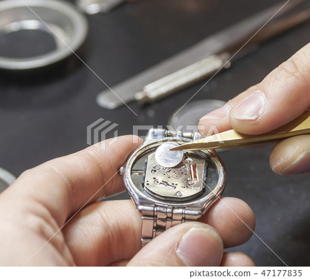 Wristwatch battery change 47177835