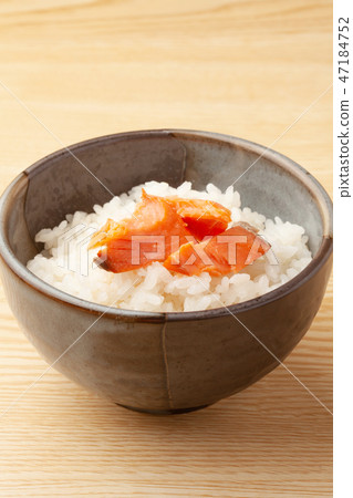 Baked salmon and rice 47184752