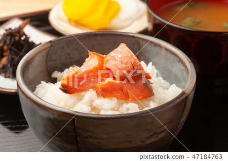 烤三文魚和米飯 47184763