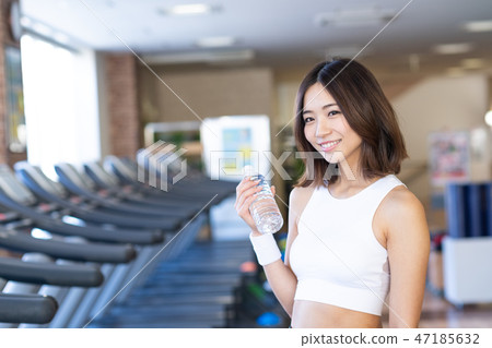 年輕婦女，水，健身房，飲食，健身房，健身 47185632