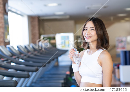 Young Women, Water, Gym, Diet, Gym, Fitness 47185633