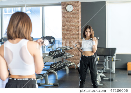 Young Women, Gym, Dumbbell, Diet, Gym, Fitness 47186006