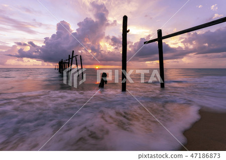 Long exposure image of Dramatic sky seascape Long exposure image of Dramatic sky seascape 47186873