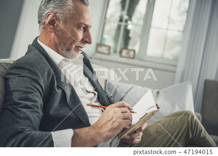 Creative journalist writing his new fresh ideas 47194015