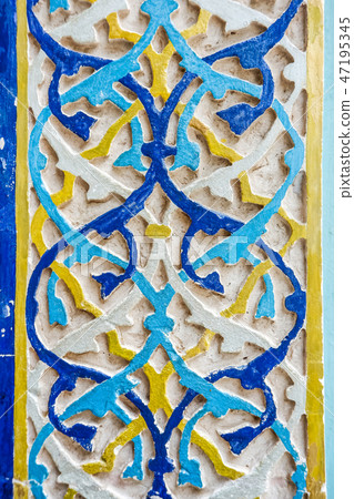 Beautiful Islamic tile decoration pattern 47195345