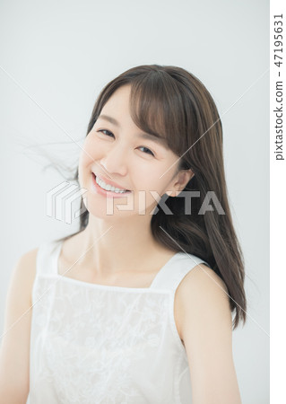 female, lady, woman 47195631