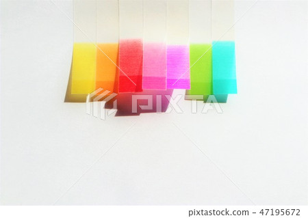 多彩的粘滯便箋背景材料 47195672
