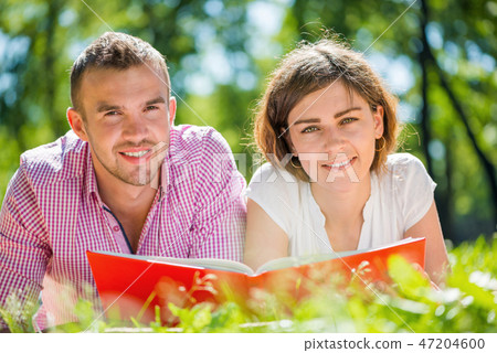 Date in park 47204600