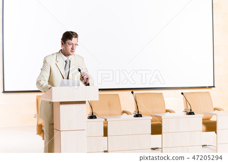 male speaker male speaker 47205294