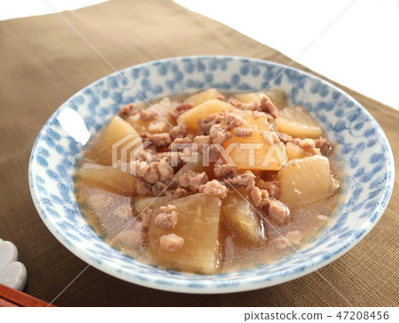 煮熟的日本蘿蔔 煮熟的日本蘿蔔 47208456