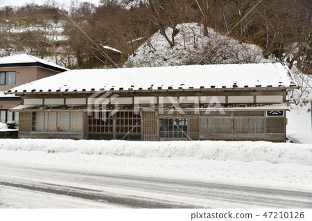 拍攝了北海道上之谷町重要文化財產前房子南屋的冬天風景 拍攝了北海道上之谷町重要文化財產前房子南屋的冬天風景 47210126