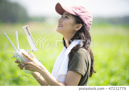 Female agriculture drone 47212779