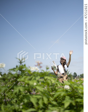 Female agriculture drone 47212821