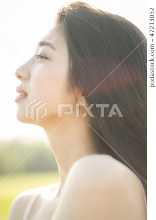 Female beauty image 47213032