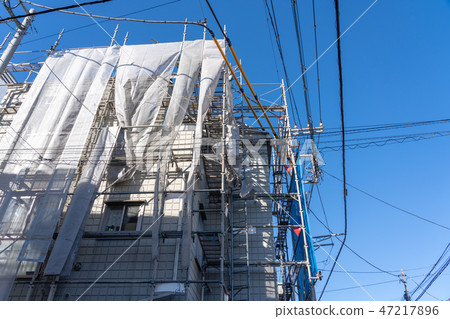 家庭裝修施工複雜結構的腳手架 47217896